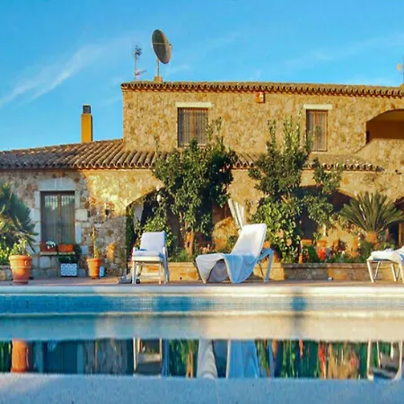 With Private Pool And Garden In Calonge